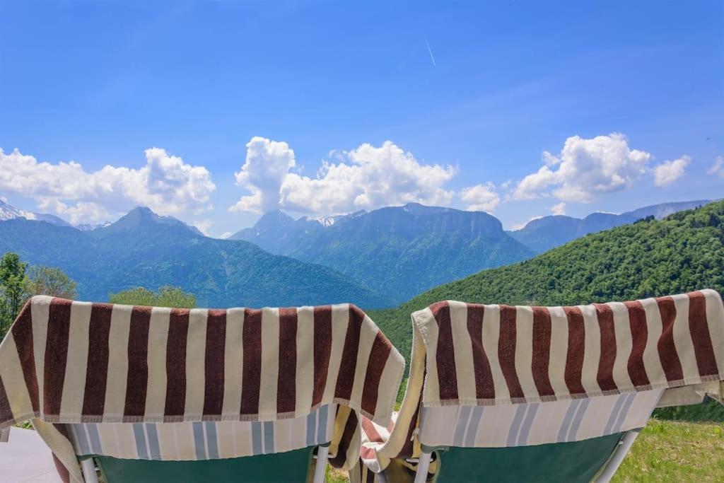 In The Heart Of Nature With An Unique View Plan Montmin エクステリア 写真